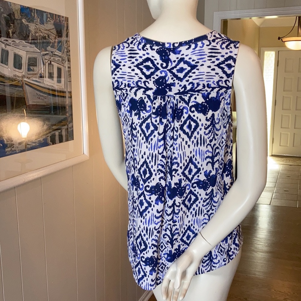 Lilly Pulitzer sleeveless top. Size Small.